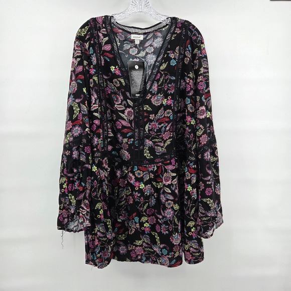 Avenue Tops - Avenue Bohemian Print Top 26/28 Black Paisley Daisy Lace Trim Bell Sleeve Boho